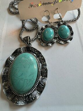 New turquoise and silver tone jewelry set